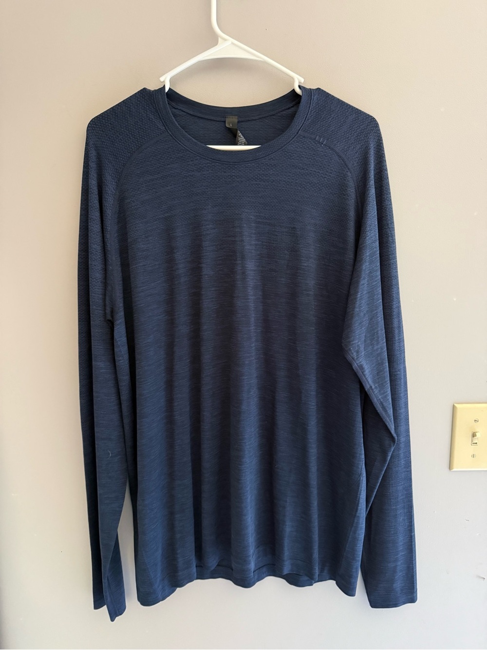 Lululemon Men’s Metal Vent Long Sleeve Shirt SZ L Navy Performance Athletic